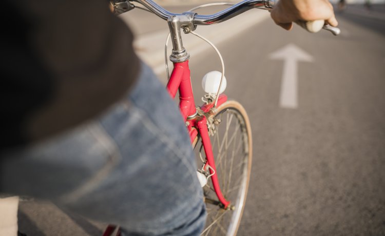 Věčný boj cyklistů a motoristů